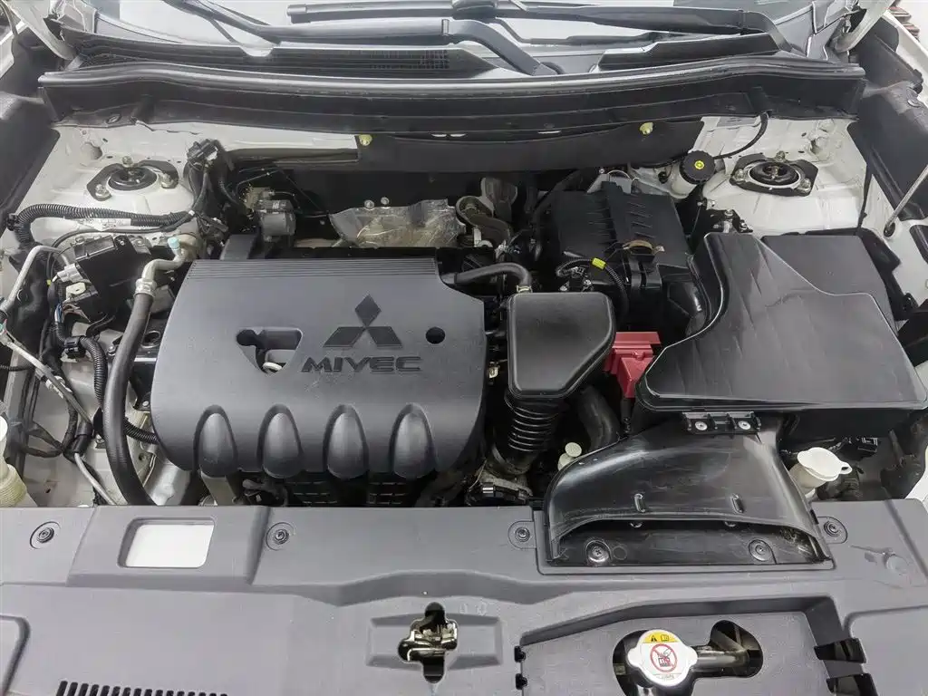 Mitsubishi Outlander 2019 2.4L 5 мест VI
