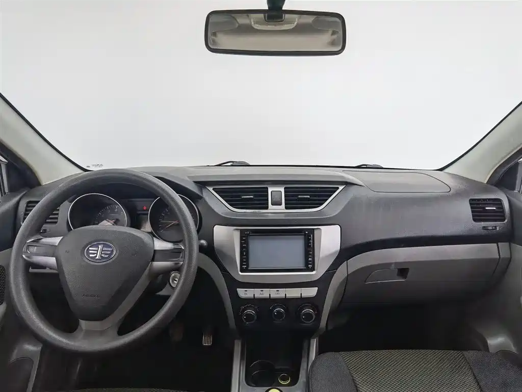 FAW S80 2014 1.3L MT 5 мест