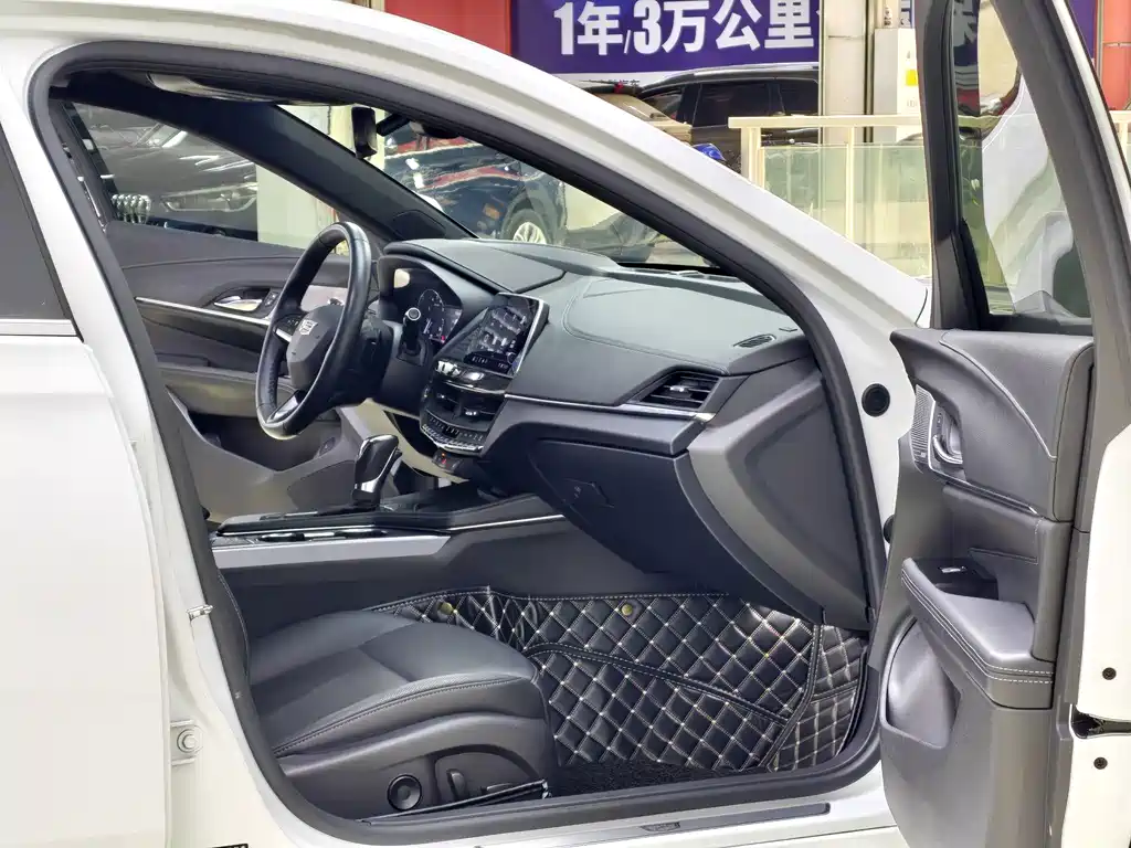 Cadillac CT4 — миниатюра 9
