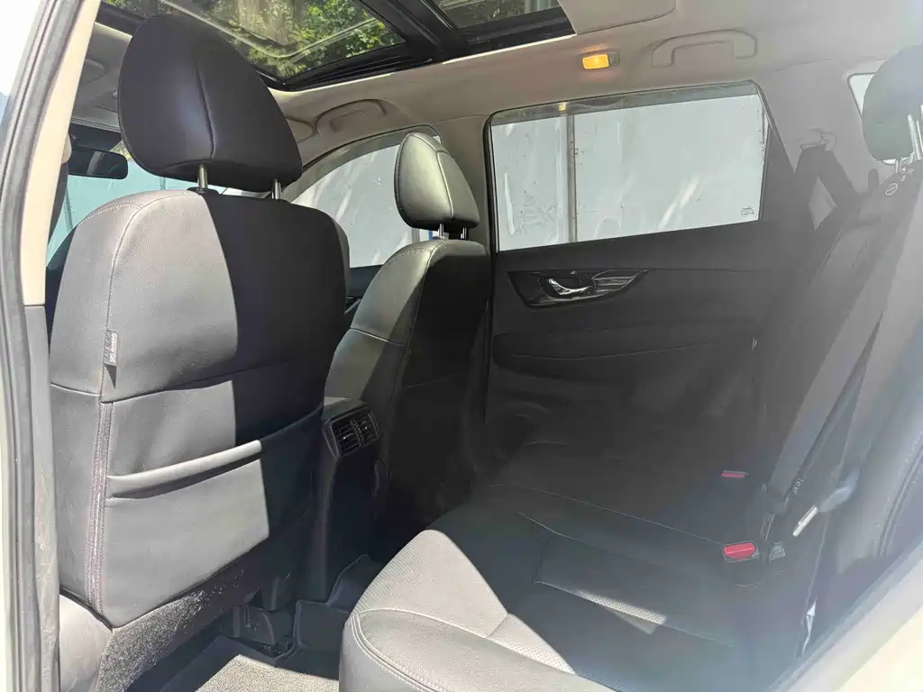 Nissan X-Trail — миниатюра 4