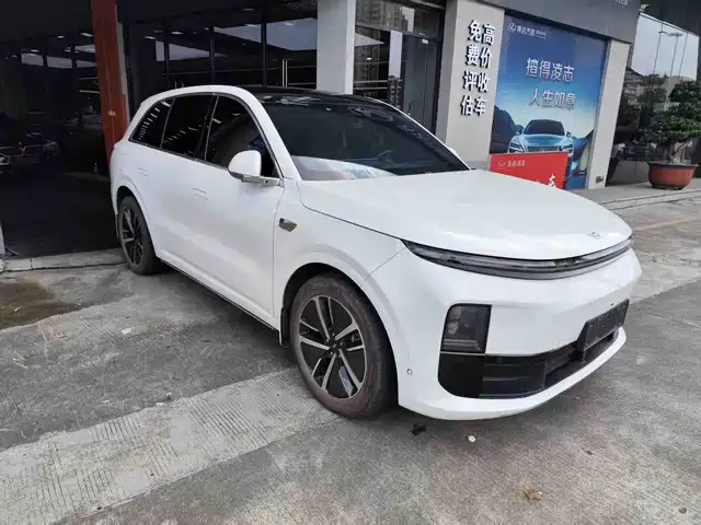 Li Auto L6