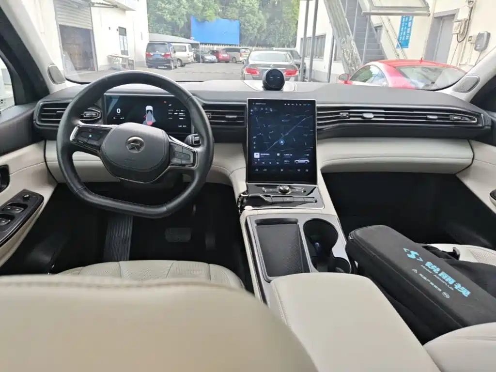 NIO ES8 — миниатюра 10