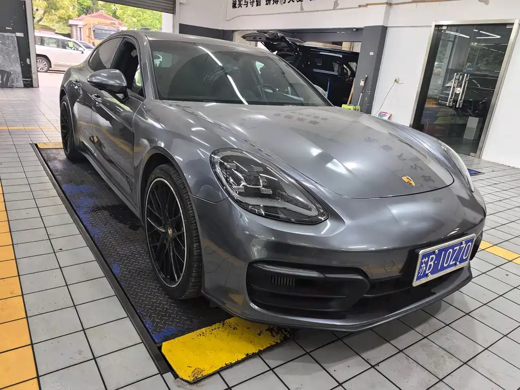 Porsche Panamera 2022