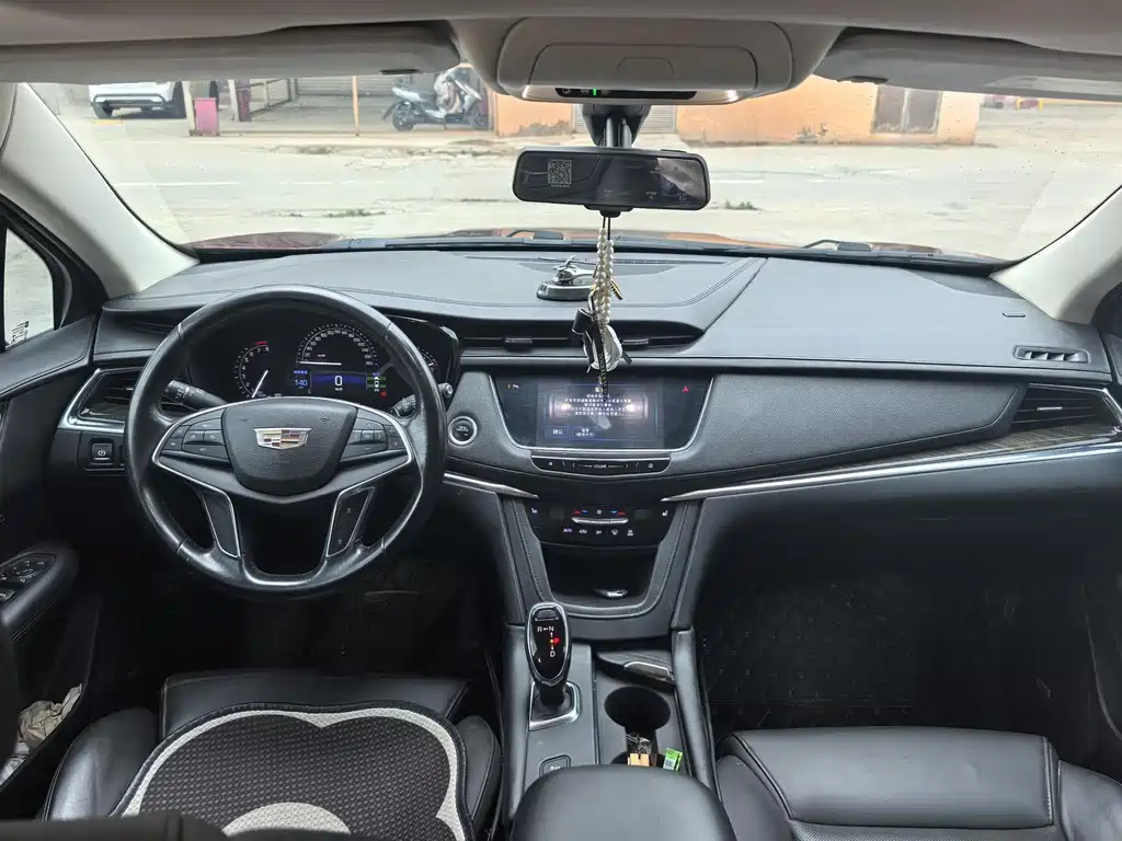 Cadillac XT5 — миниатюра 7