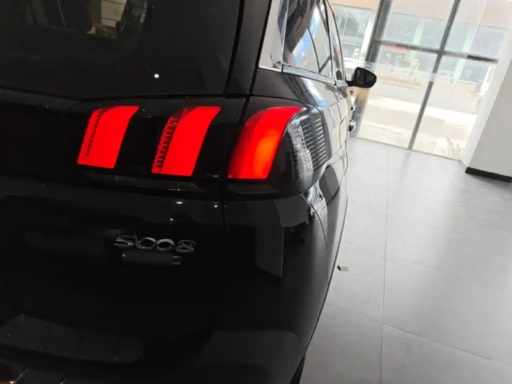 Peugeot 5008 — миниатюра 8