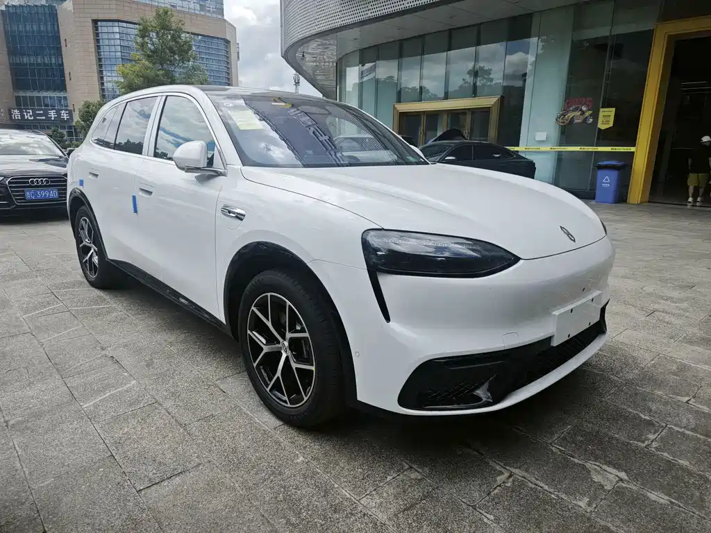 AITO Wenjie 问界M6