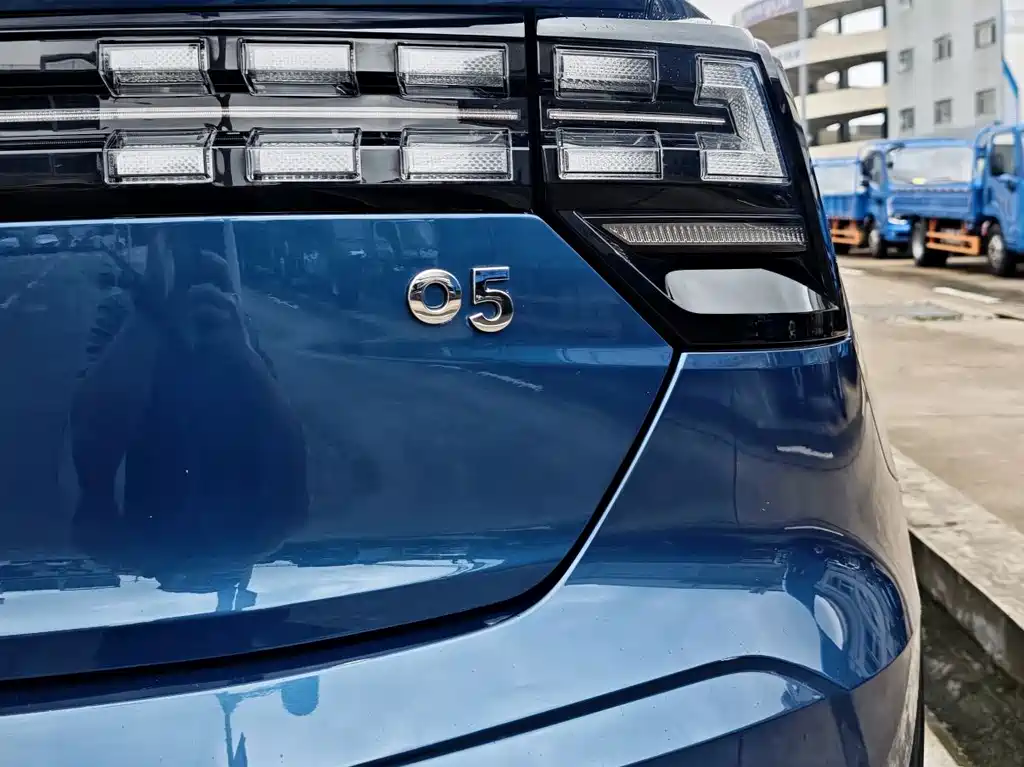 Lynk & Co 05 — миниатюра 12