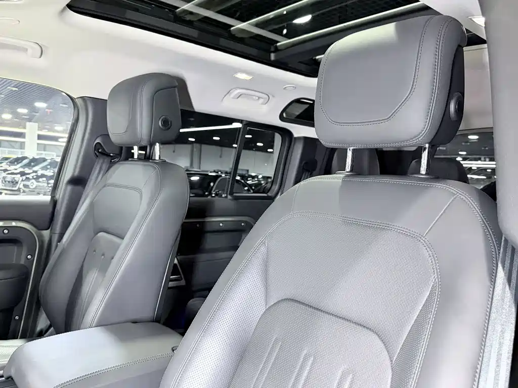 Land Rover Defender — миниатюра 6