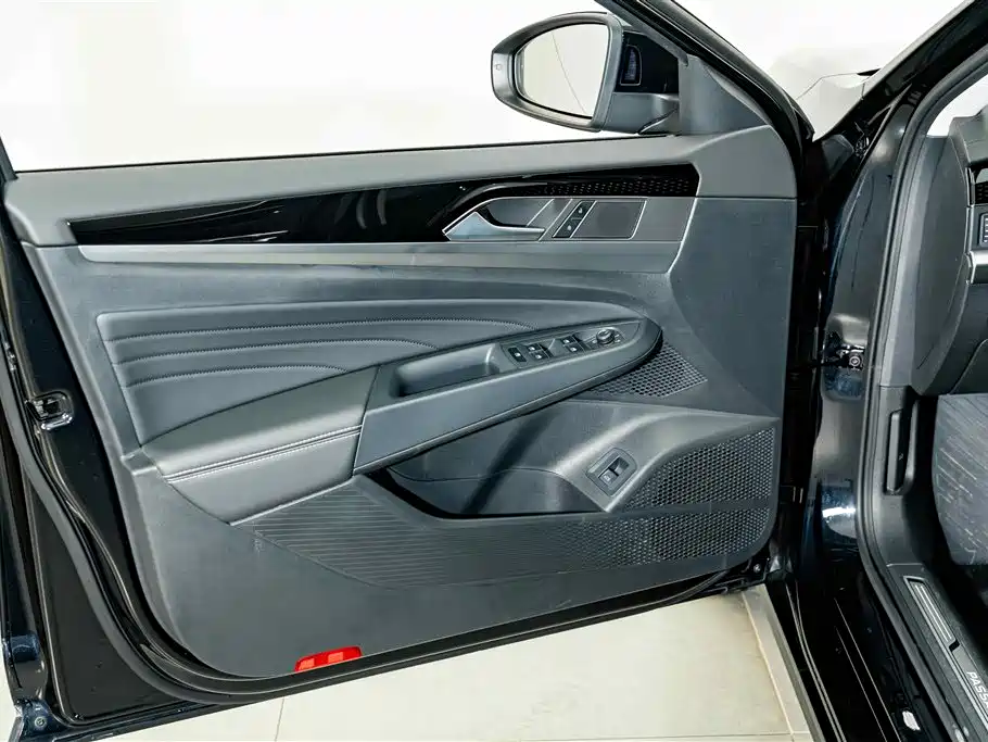 Volkswagen Passat 2024 — фото 17