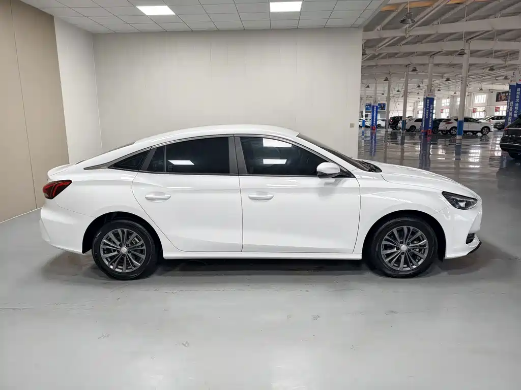 MG MG5 — миниатюра 8