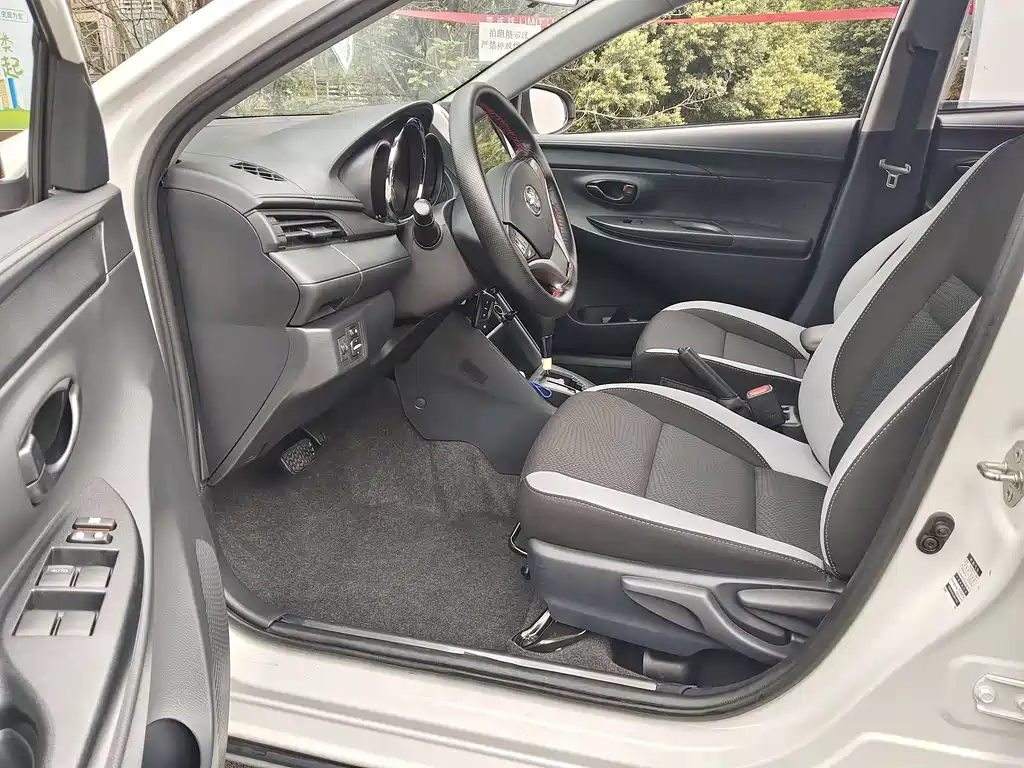 TOYOTA YARIS L ZHIXUAN