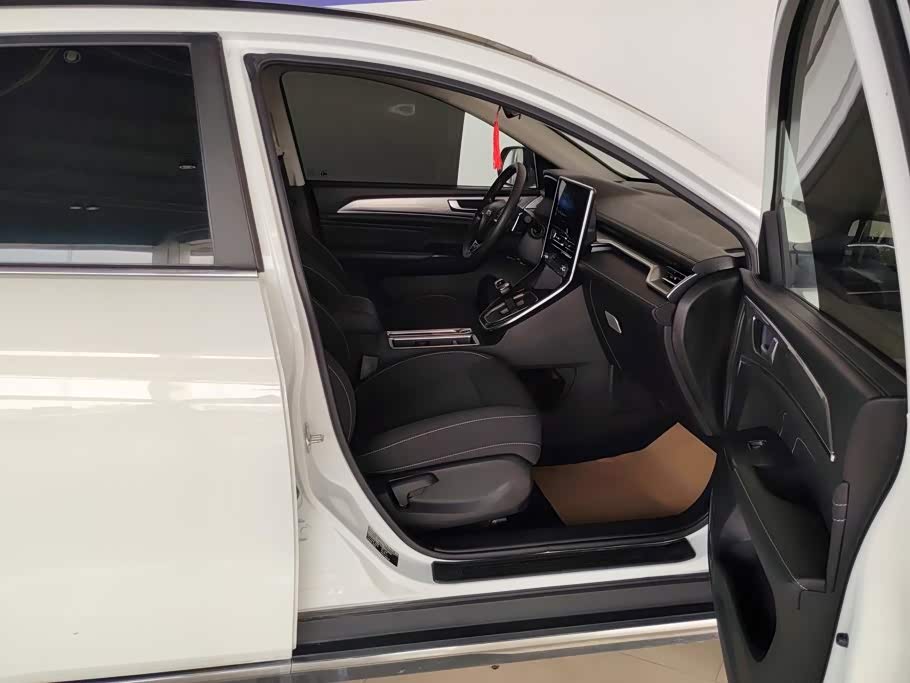 Haval Haval M6 1.5 л 2022 г. Белый, пробег 43500 км