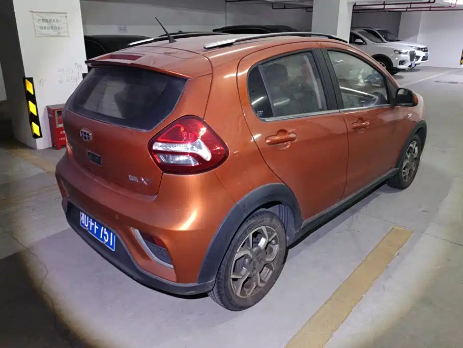 Geely Vision X1 — миниатюра 3