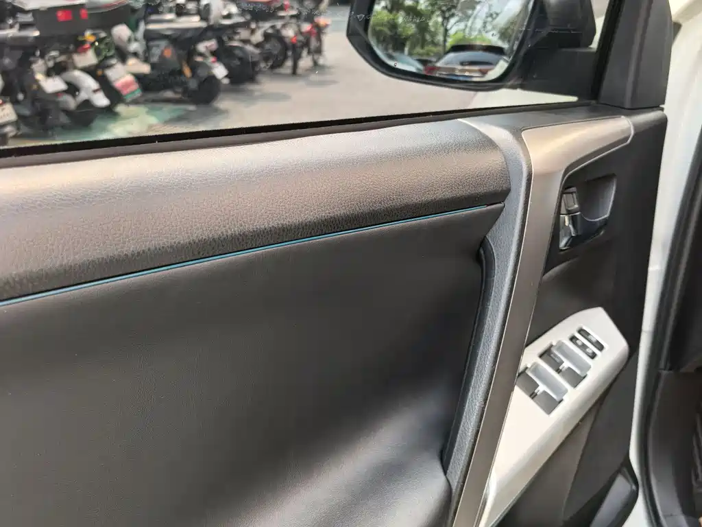 TOYOTA RAV4 RONGFANG