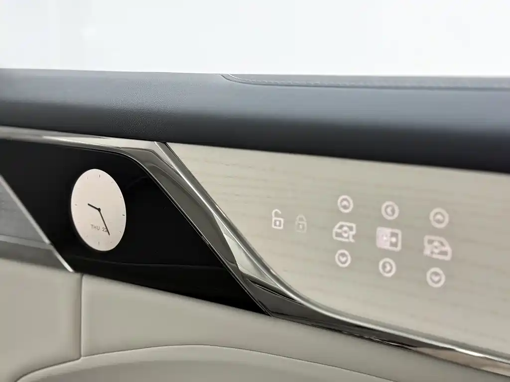 Volvo EM90 — миниатюра 28