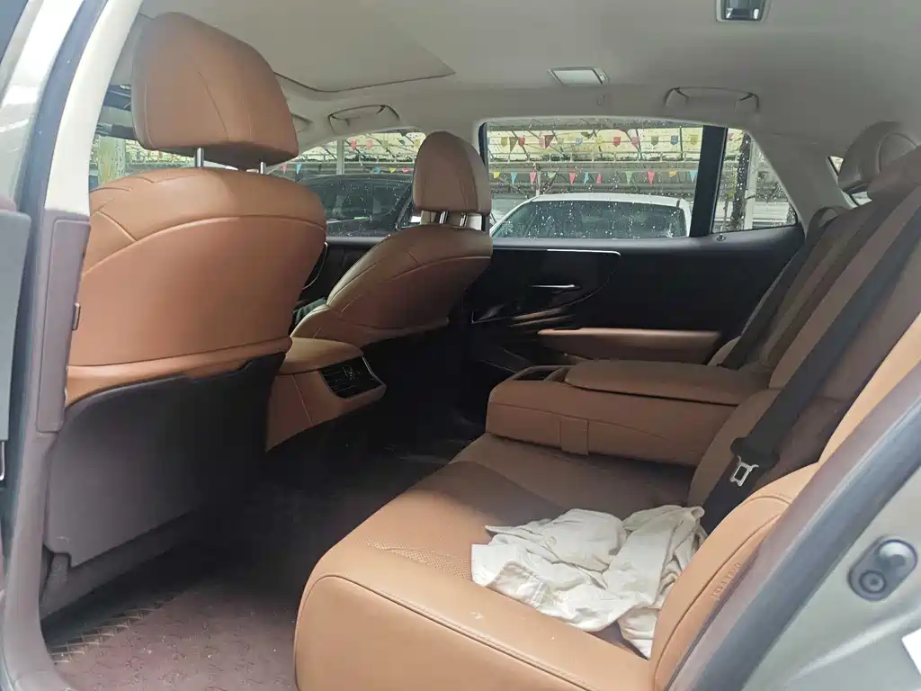 Lexus LS 2018 500h V