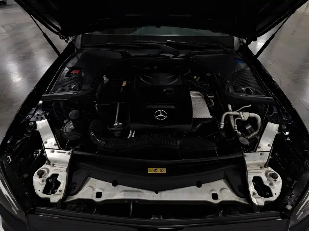 Mercedes-Benz E-Class — миниатюра 6