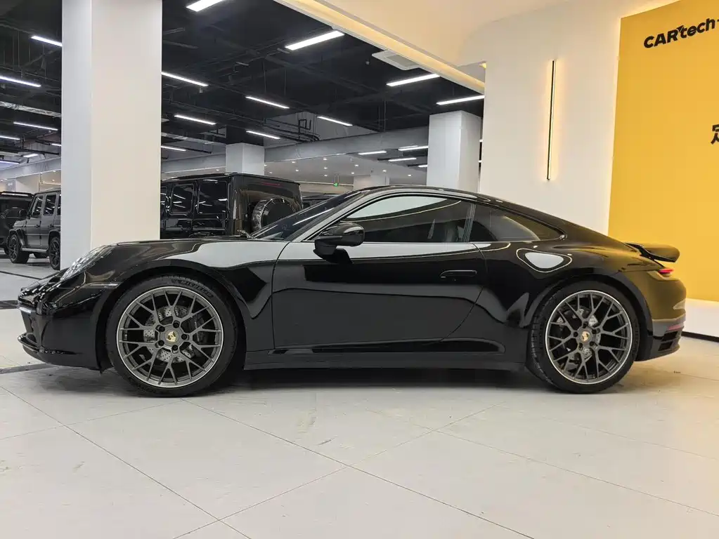 Porsche 911 2023 Carrera 4 3.0T