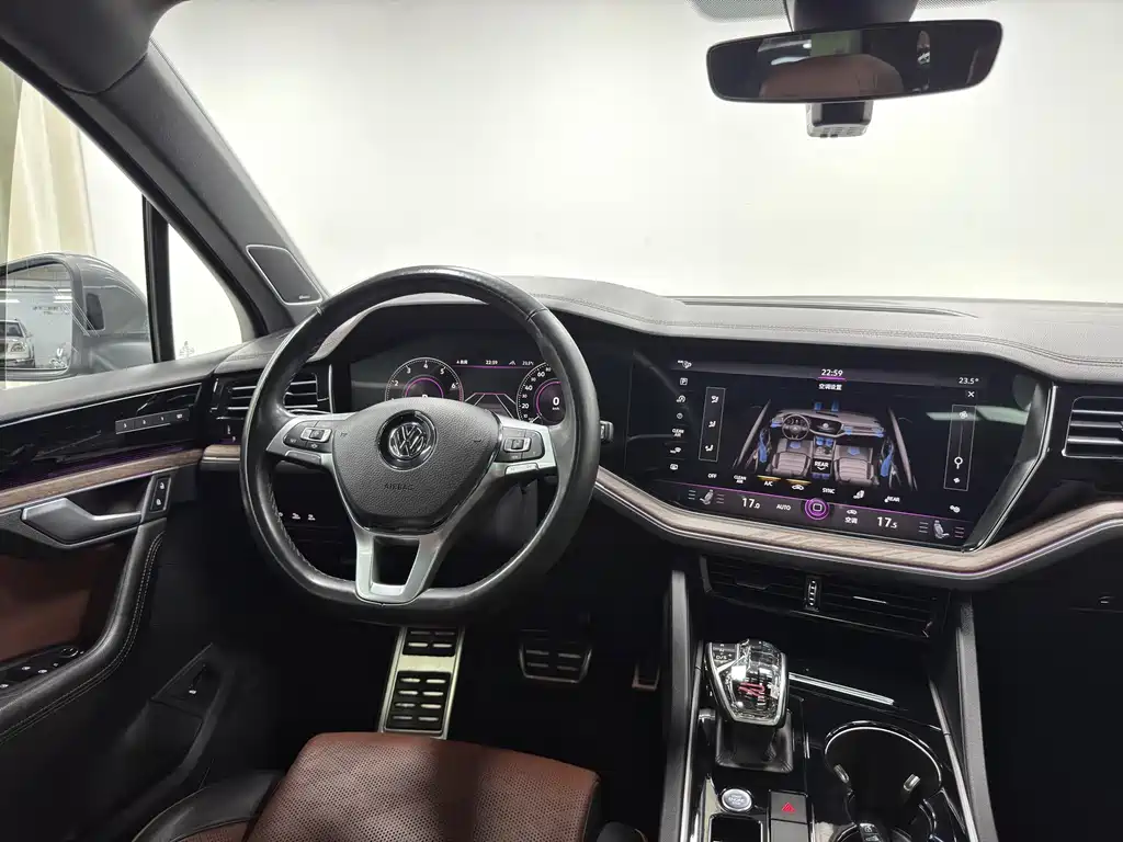 Volkswagen Touareg — миниатюра 13