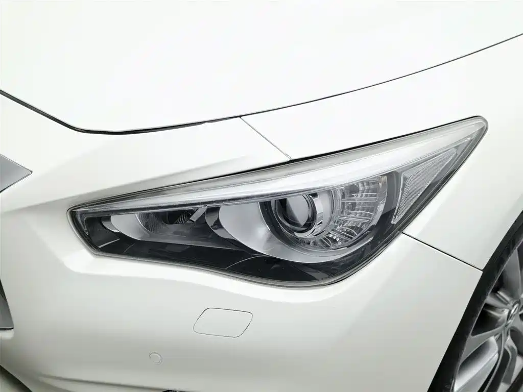 Infiniti Q50L 2018 2.0T V