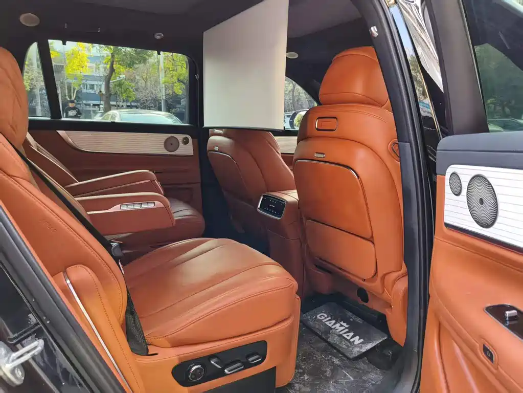 AITO ASK THE WORLD M9