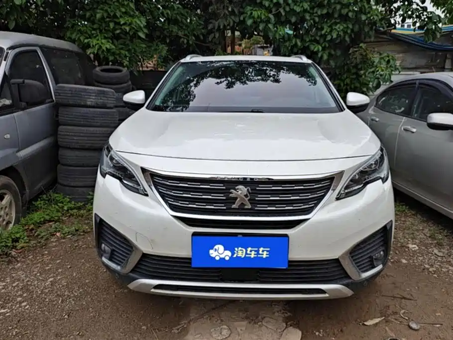 PEUGEOT 5008