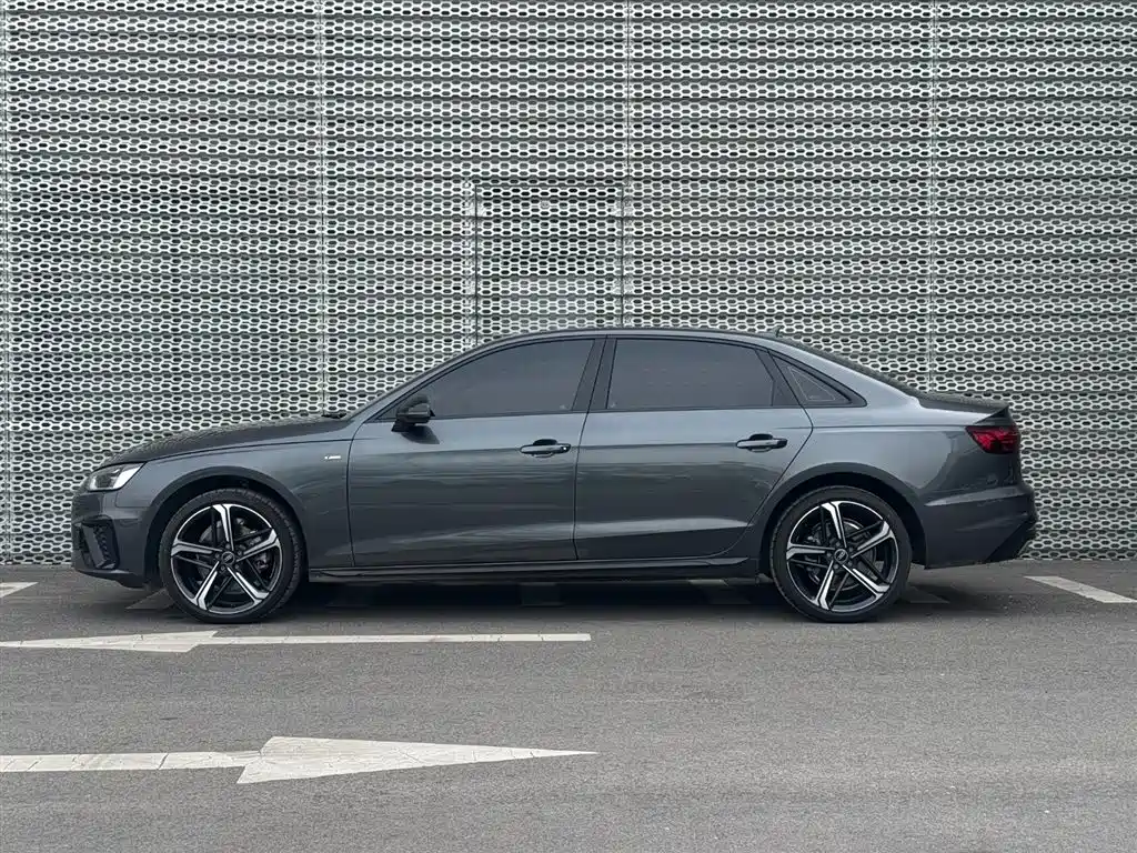 Audi A4L 2024 40 TFSI Luxury