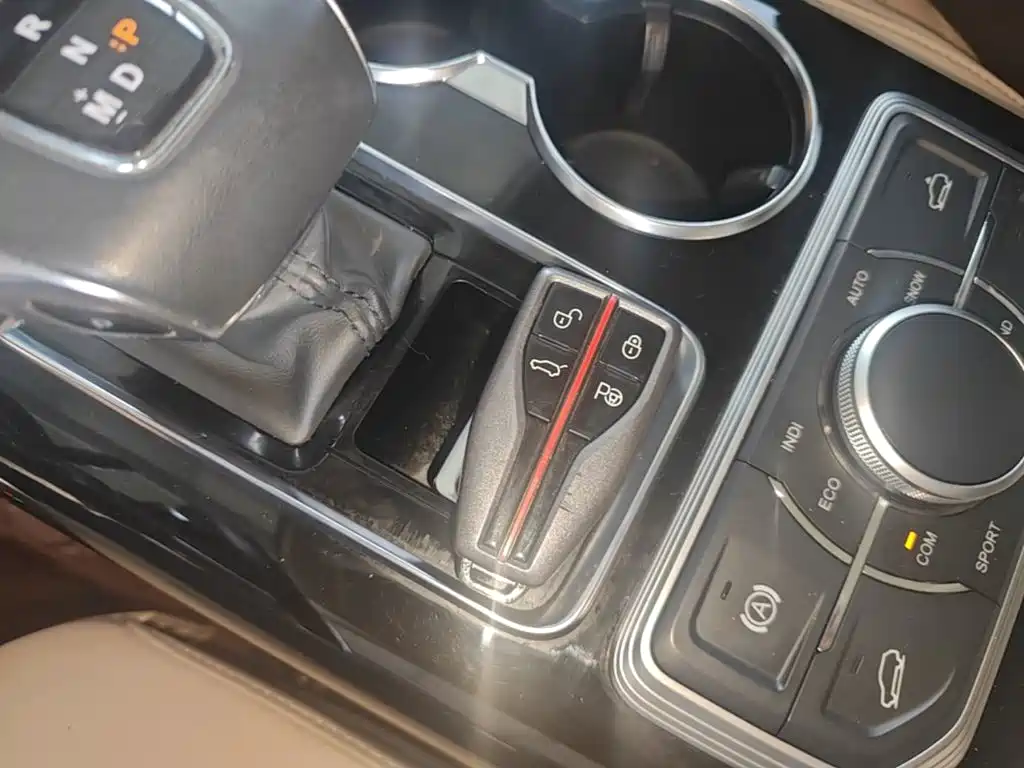 Hongqi Hongqi HS7 — миниатюра 9