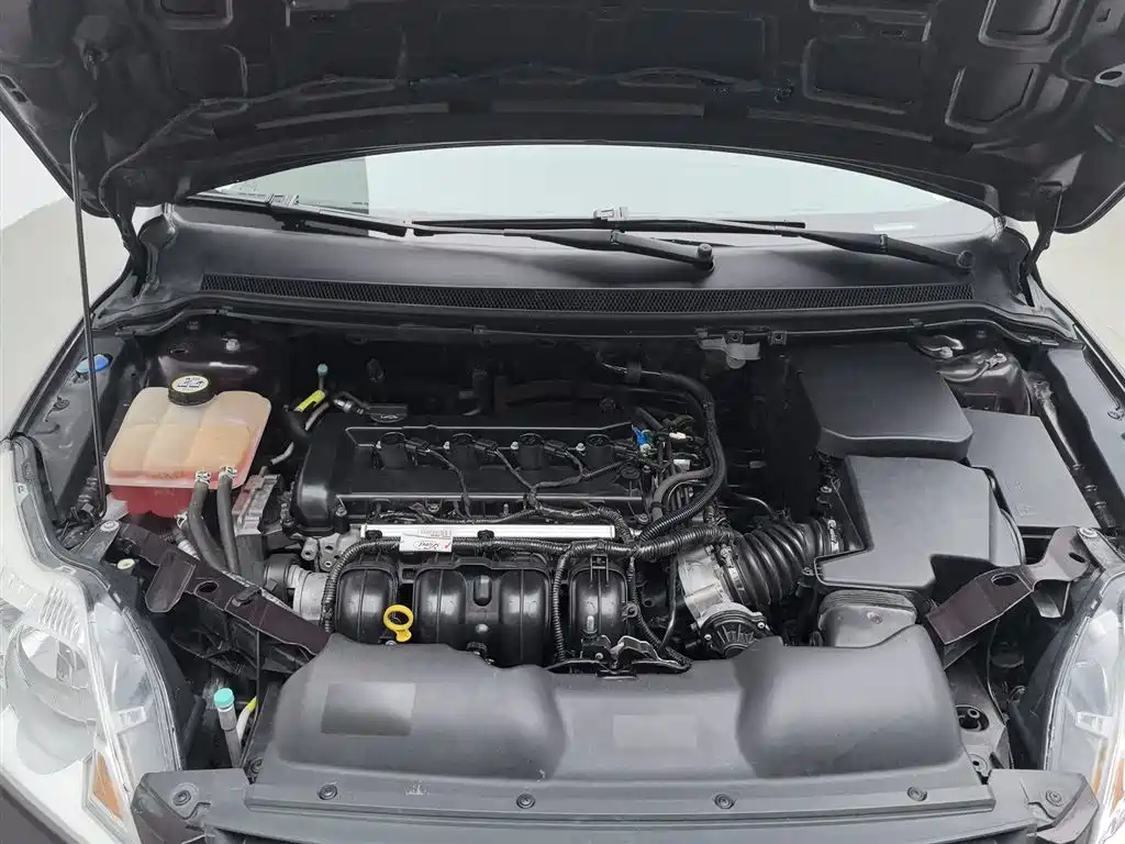 Ford Focus 2013 1.8L MT