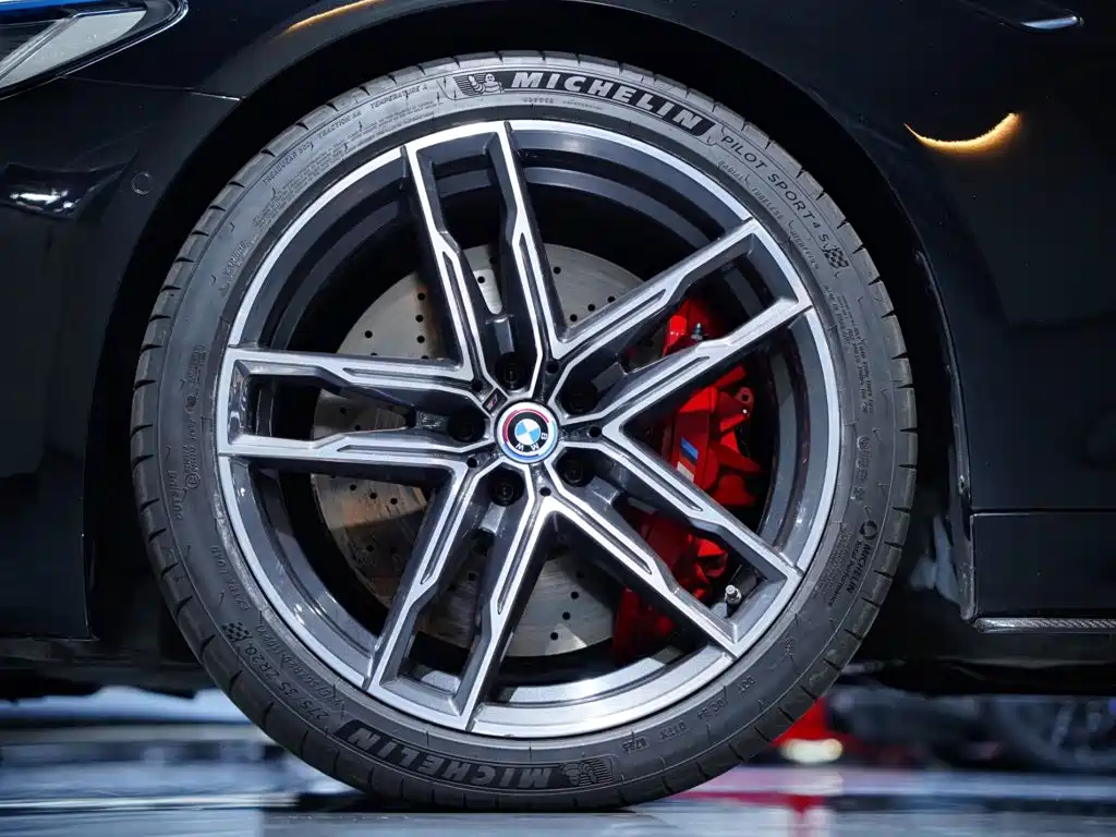 BMW M5 — миниатюра 3