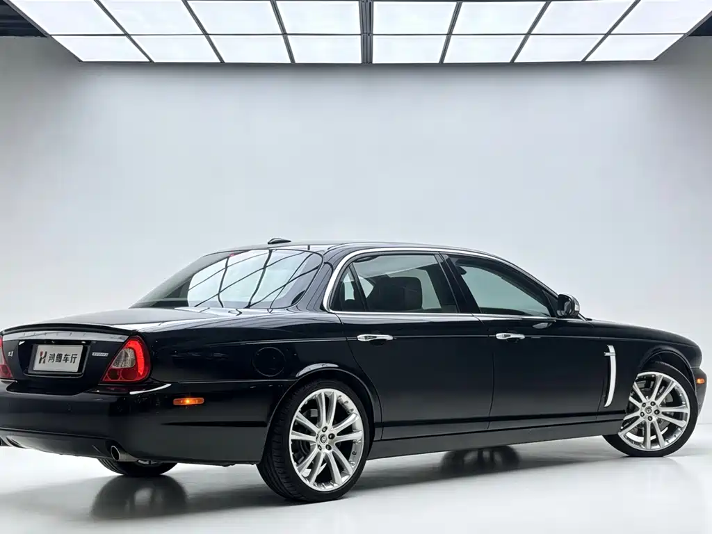 Jaguar XJ — миниатюра 4