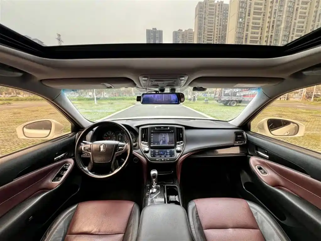 Toyota Crown 2018 2.0T Sport