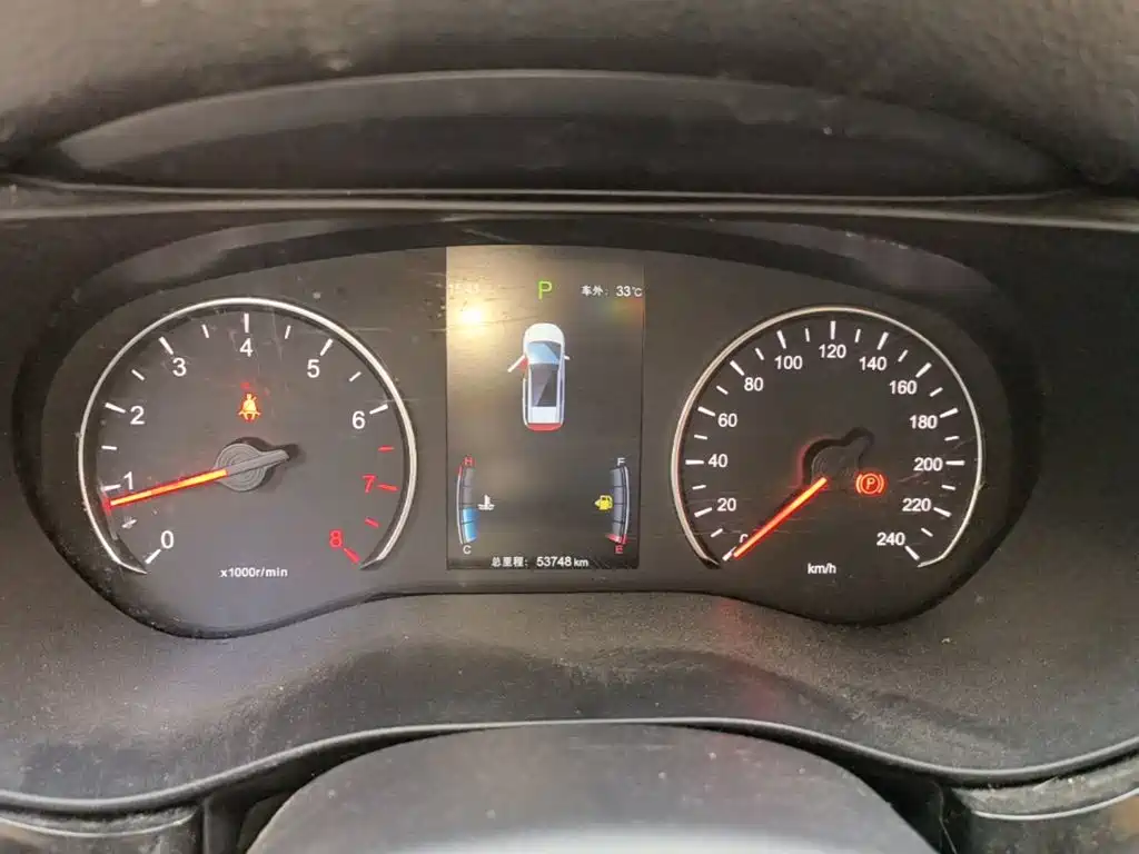 BYD MAX — миниатюра 12