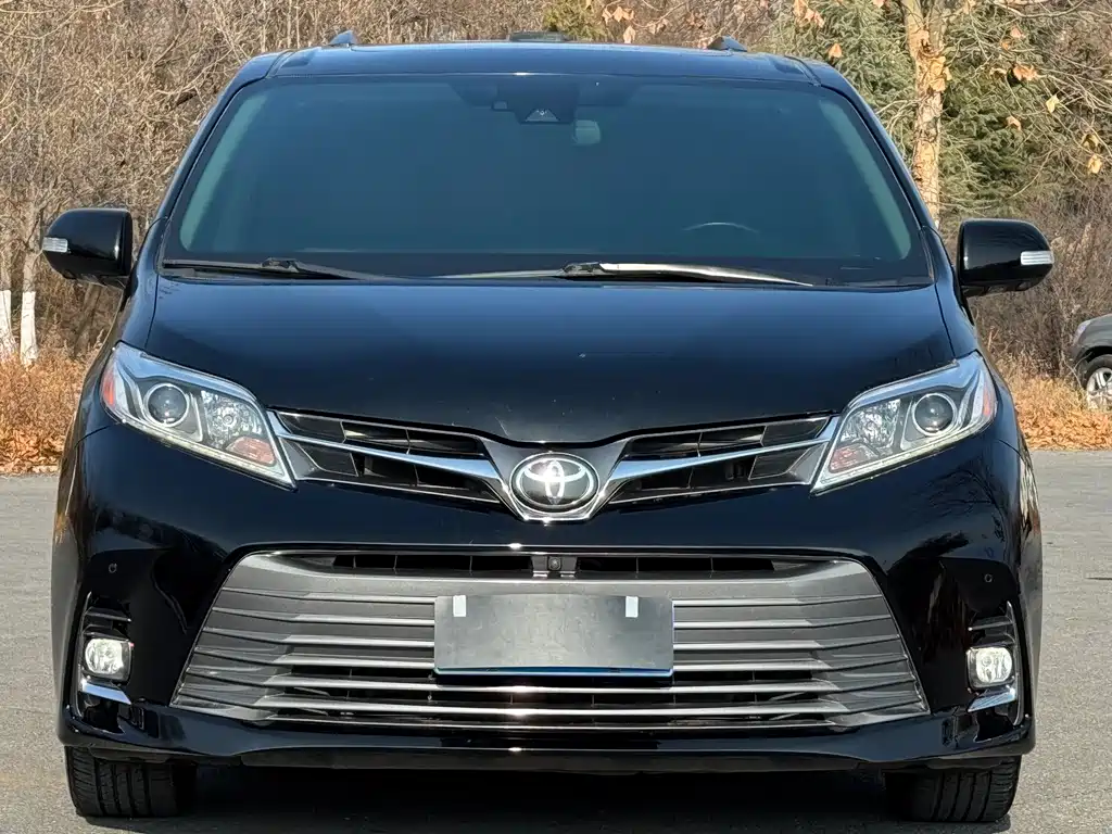 TOYOTA SIENNA