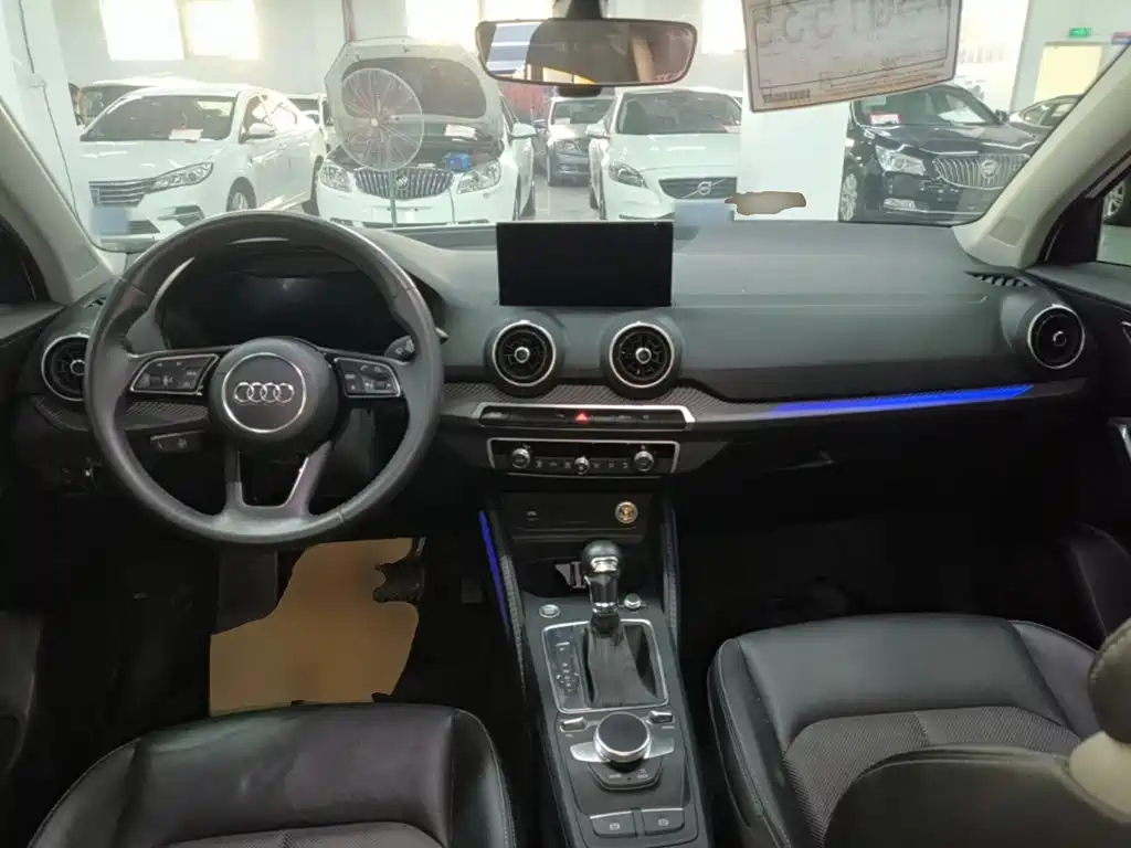 Audi Q2L e-tron — миниатюра 10
