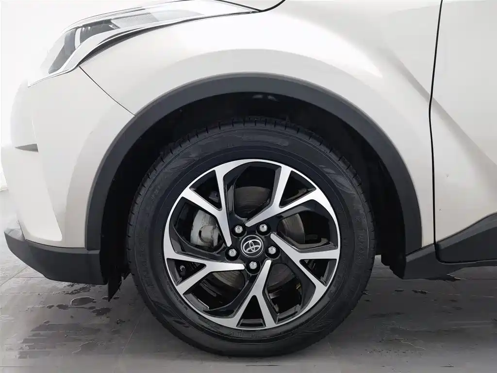 TOYOTA C HR