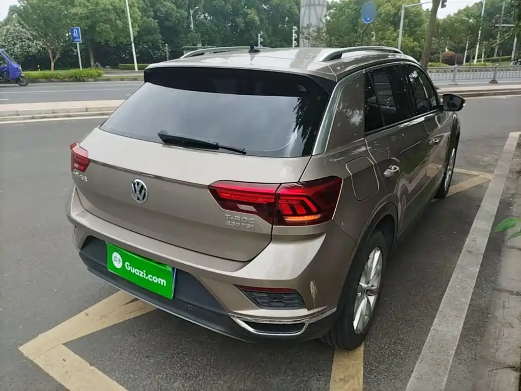 Volkswagen T-Roc 2018 230TSI DSG V