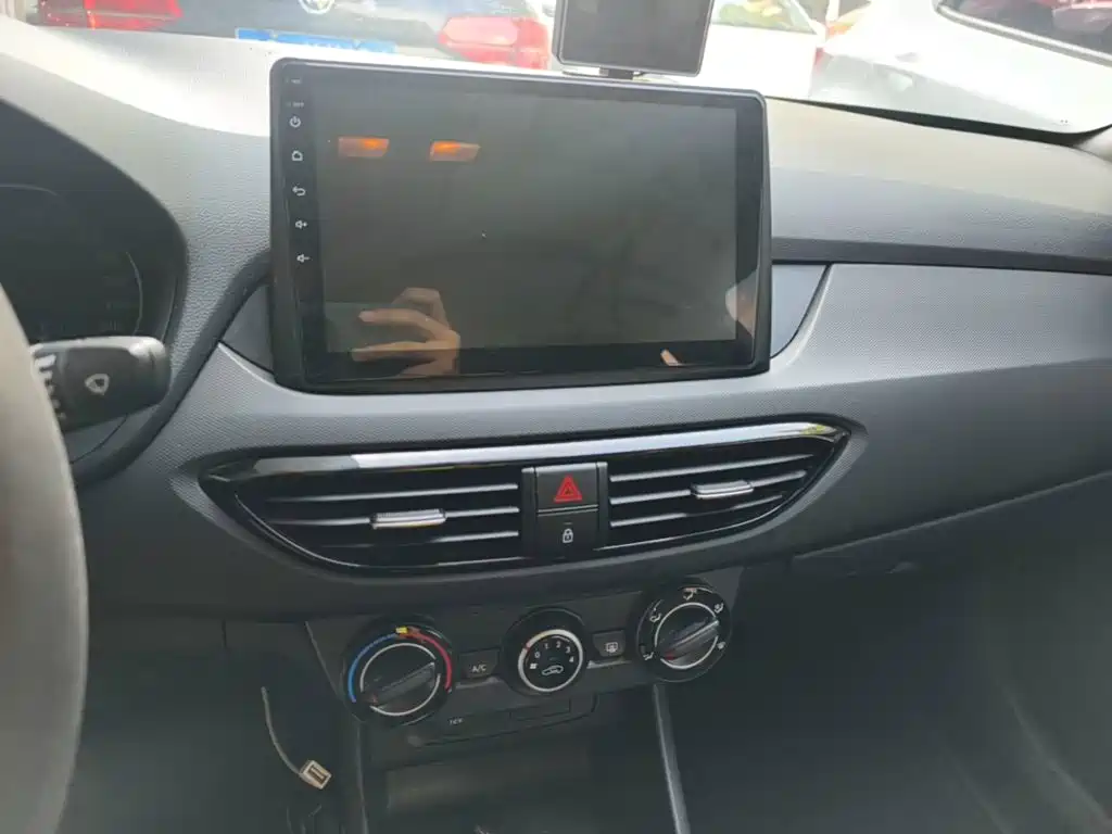 Hyundai Elantra — миниатюра 13