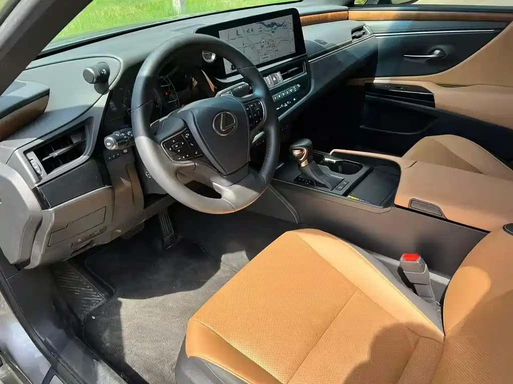 Lexus ES 2024 200 Premium
