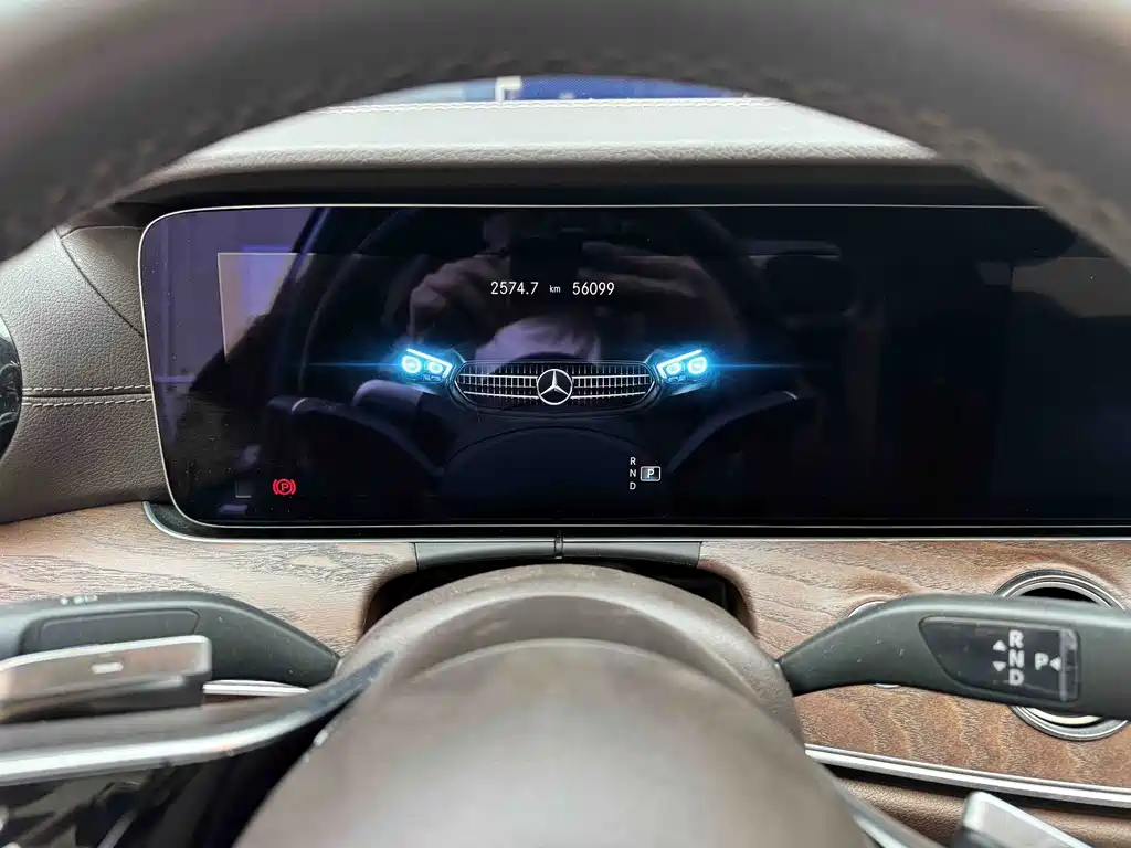 Mercedes-Benz E-Class — миниатюра 4