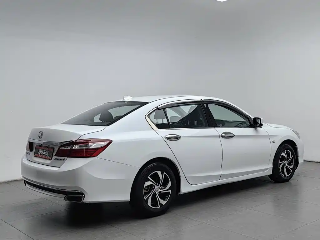 Honda Accord — миниатюра 2