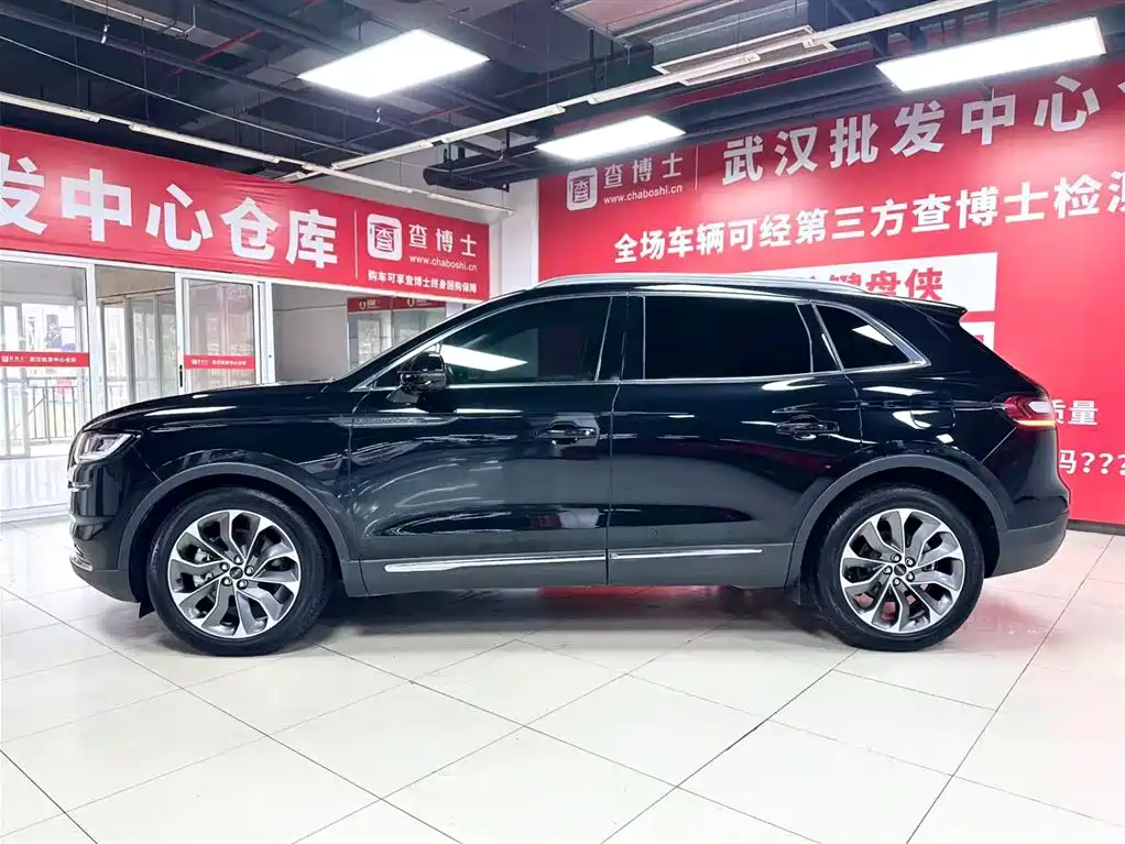 Lincoln Nautilus 2021 2.0T Premium