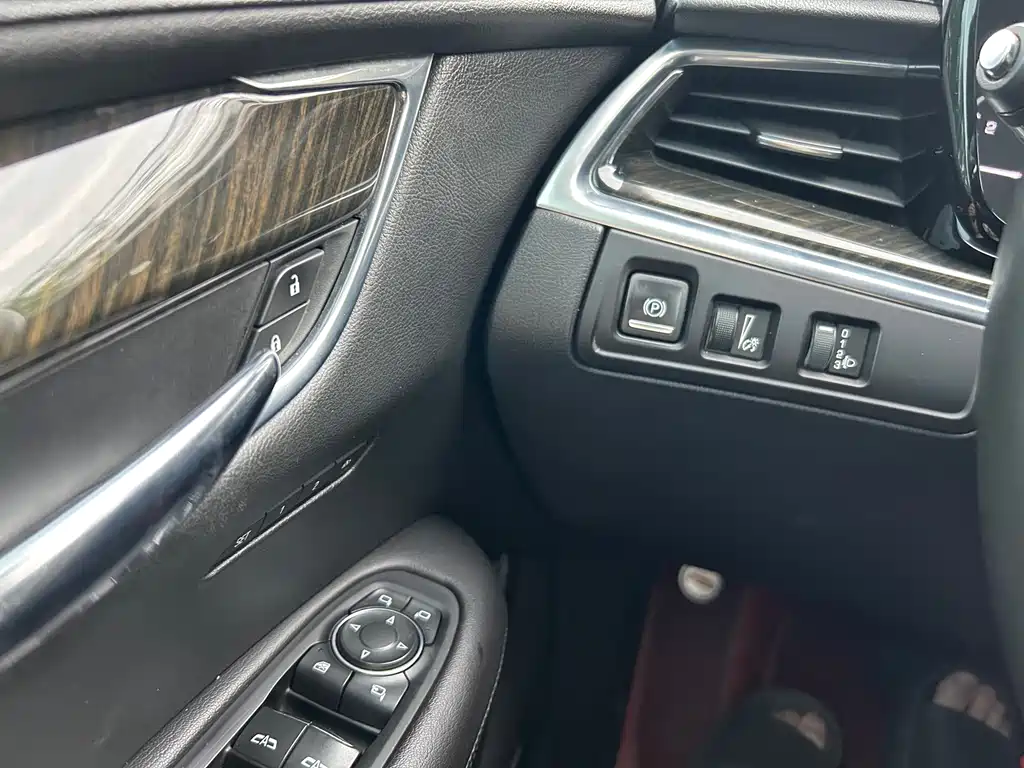 Cadillac XT5 25T Luxury Type, фото 10