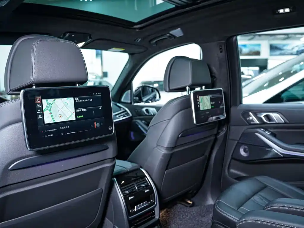 BMW X7 — миниатюра 10