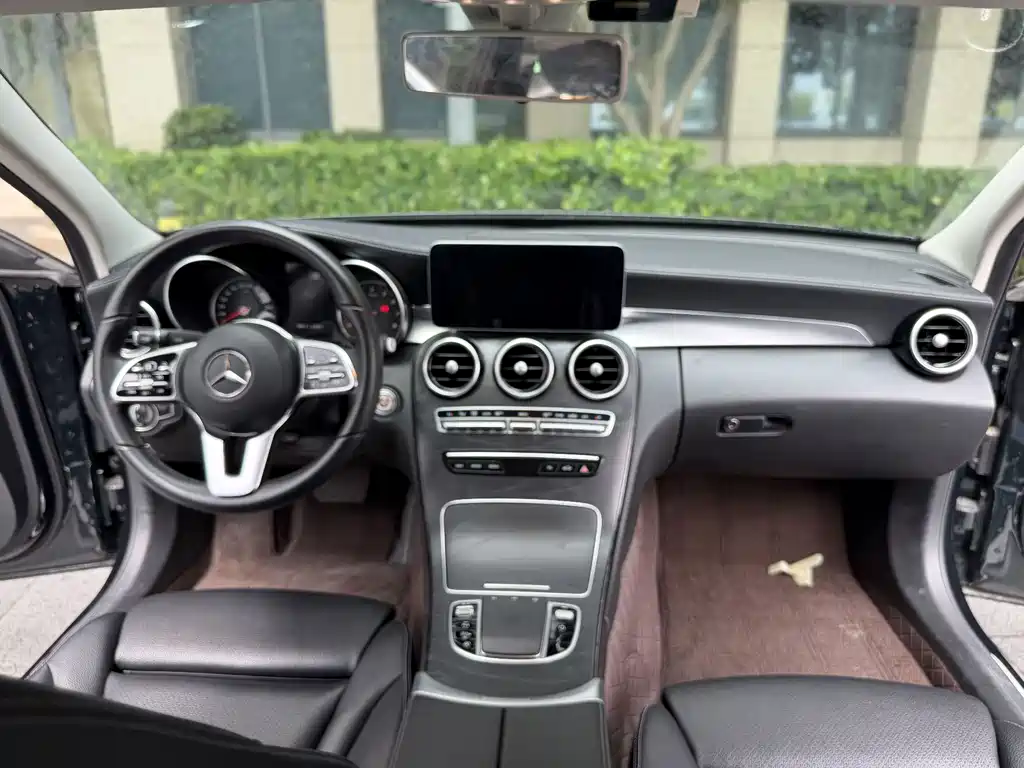 Mercedes-Benz C-Class — миниатюра 7