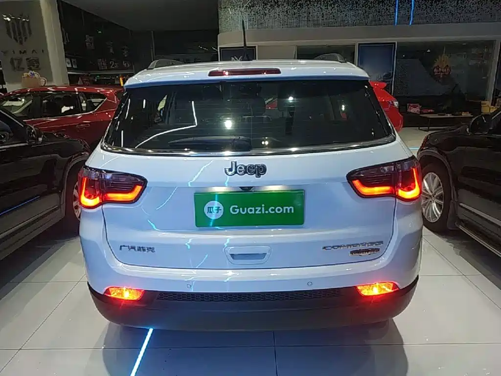 Jeep Compass — миниатюра 6