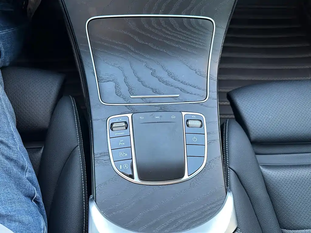 Mercedes-Benz C-Class — миниатюра 12