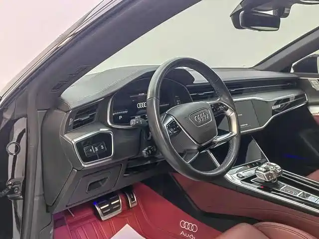 Audi A7L 2024 45 TFSI quattro S-line