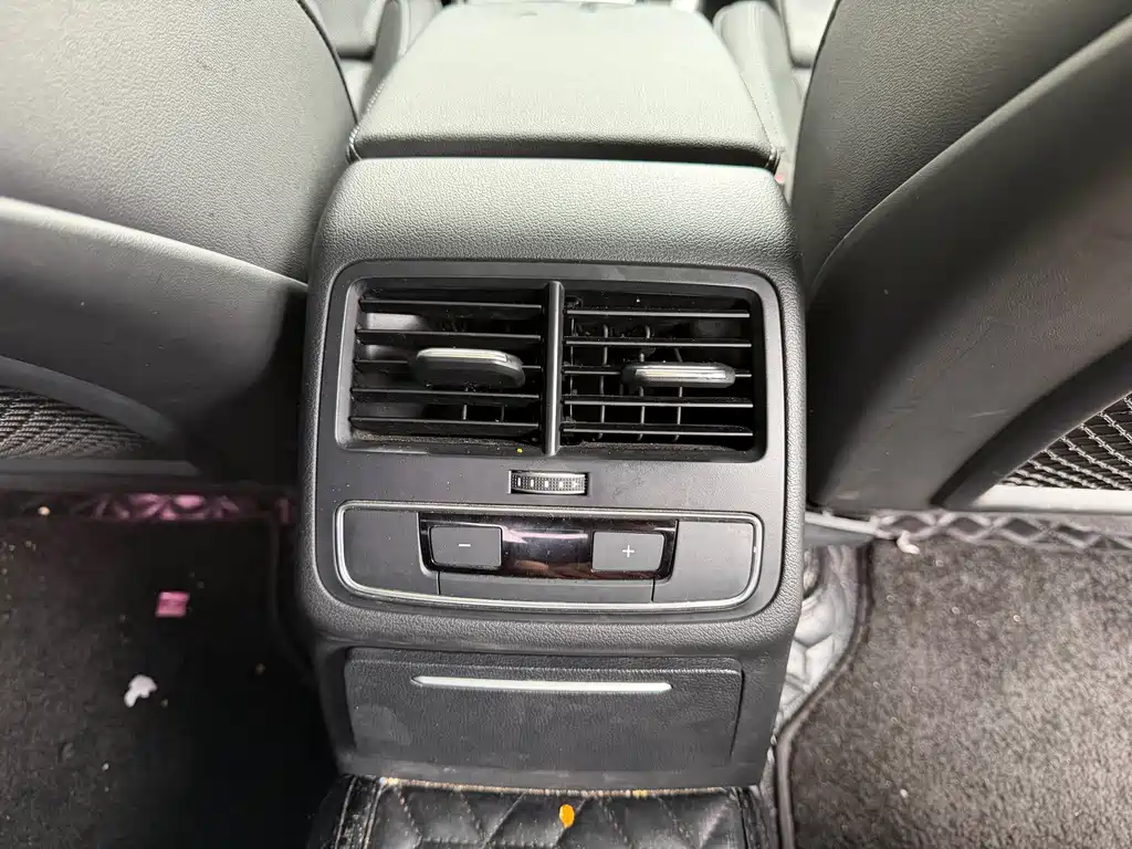 Audi A4L — миниатюра 4