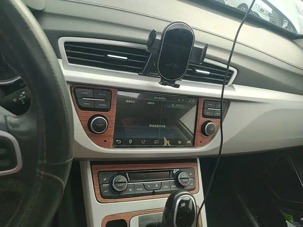 Geely Boyue — миниатюра 13